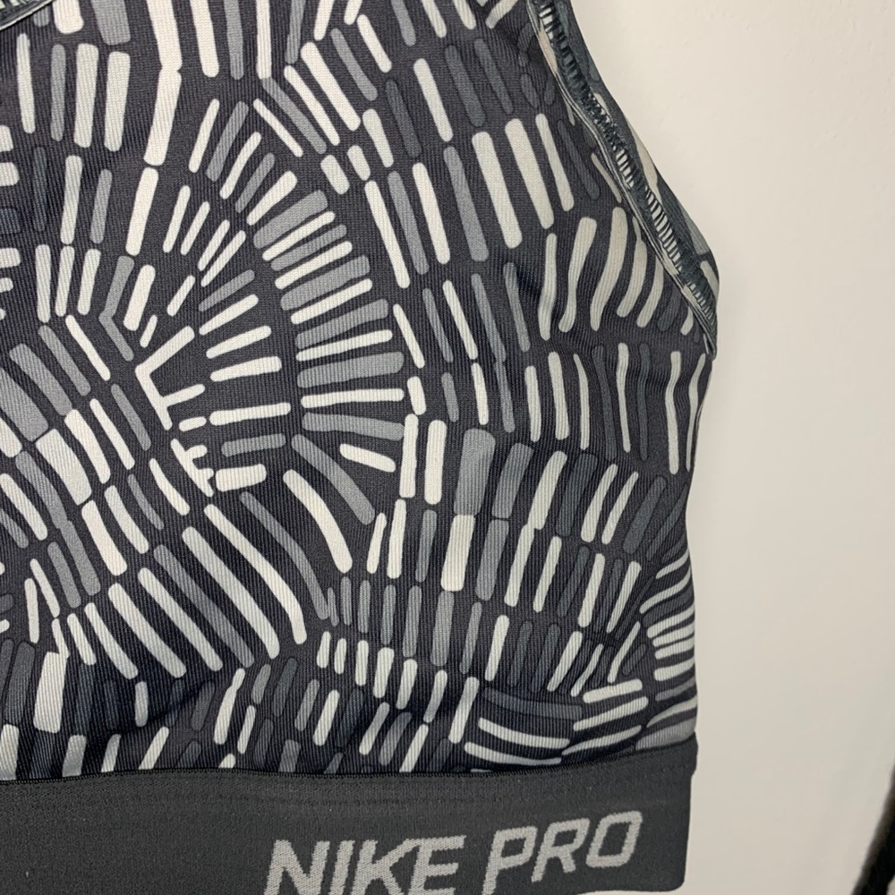 Nike Pro Sports Bra Size Small - Picture 6 of 8